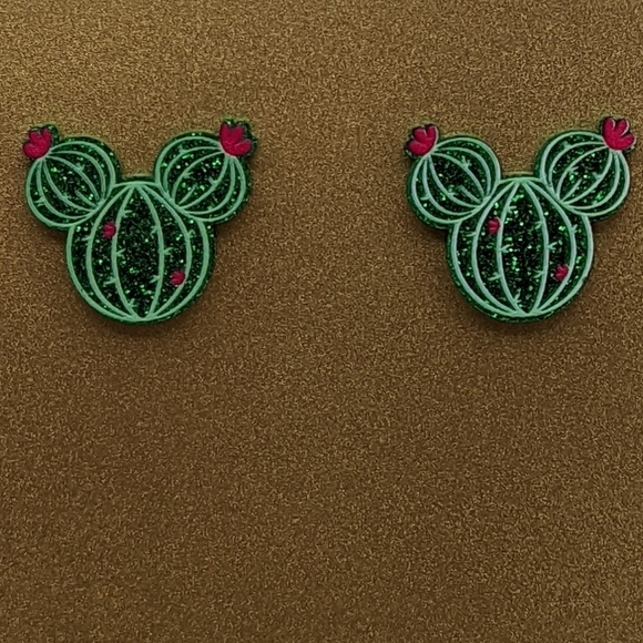 Mickey Mouse cactus green glitter acrylic stud earrings - Picture 3 of 6